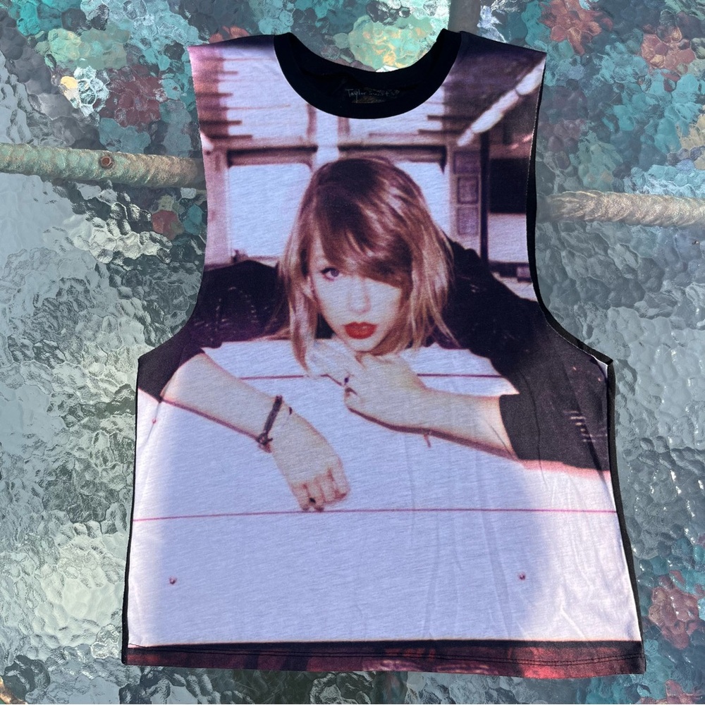 Taylor Swift 1989 Tour Merch Graphic Muscle Tee